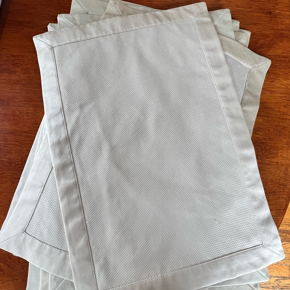 Elegant Cream Placemats Set